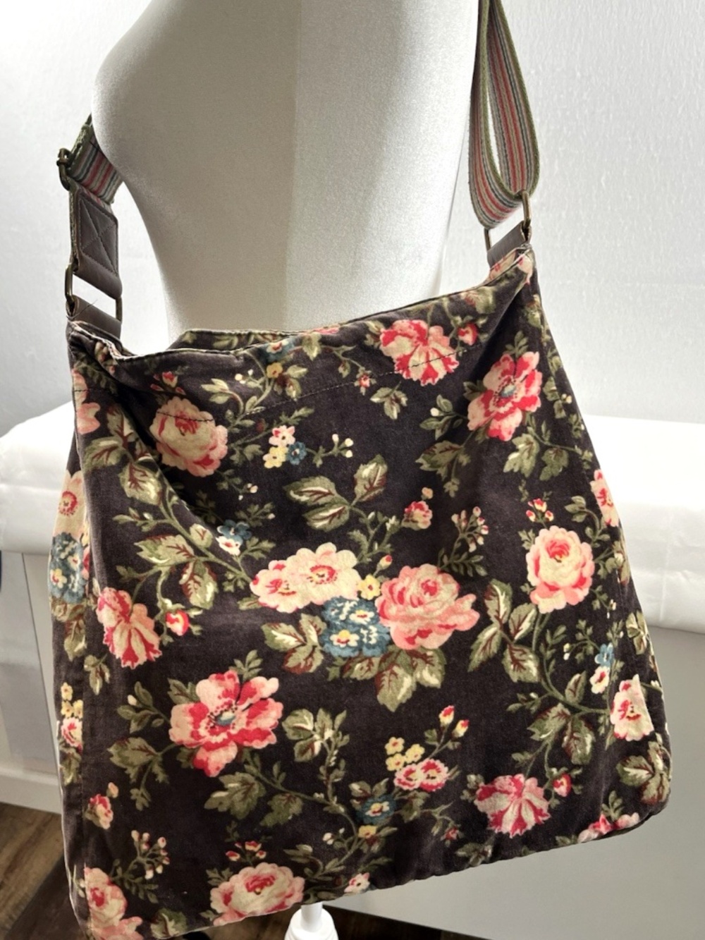 RARE Cath Kidson Velvet Floral Crossbody Hobo Bag Polka Dot Lining Leather Trim